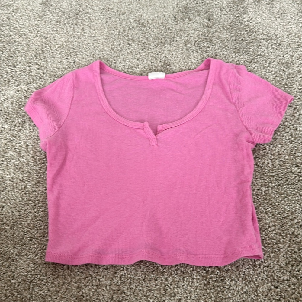 pink tillys crop top